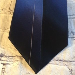 ALEXANDER LLOYD MENS MULTI BLUE SILK TIE